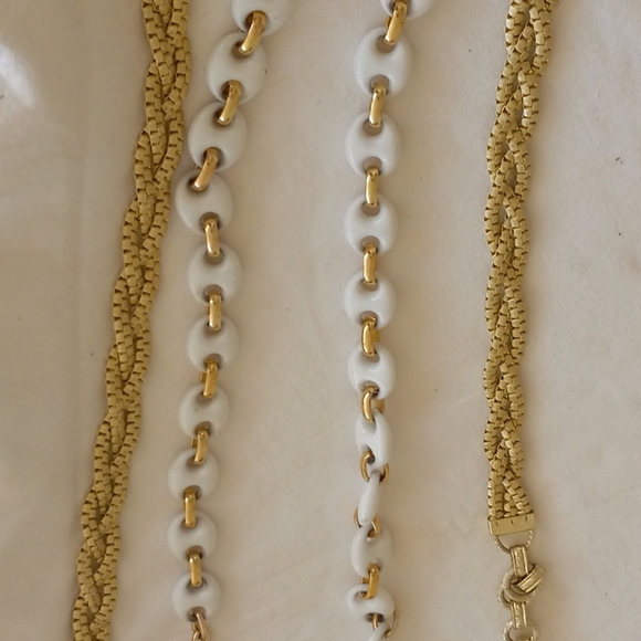 ×2 Faux Chain Belts Etc.Both 1-1/2 Foot Long Closed Clasp.! Stunning Costume..! - Picture 2 of 3